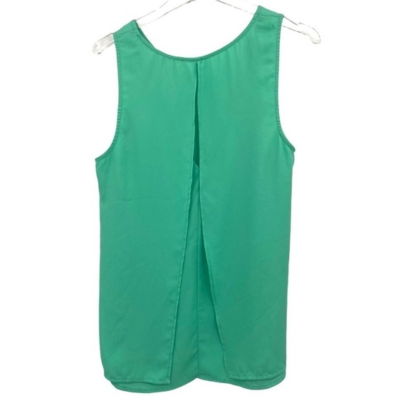 Everly Green Split Back Tank Size L - Picture 4 of 7